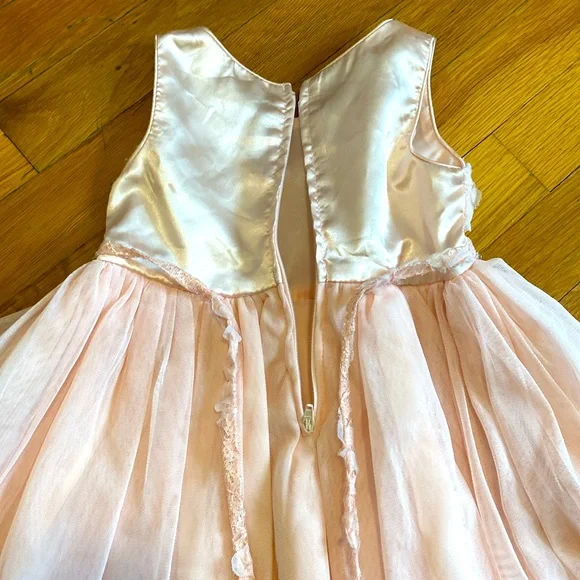 Youngland, Lace dress 2T girl with embellishment. Pink - Picture 4 of 5